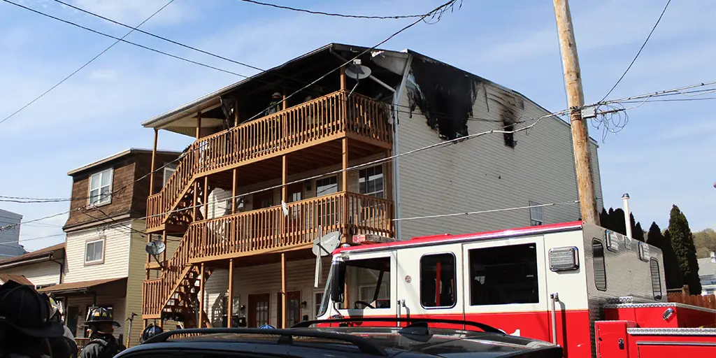 apartment building fire new philadelphia pa may 2 2021