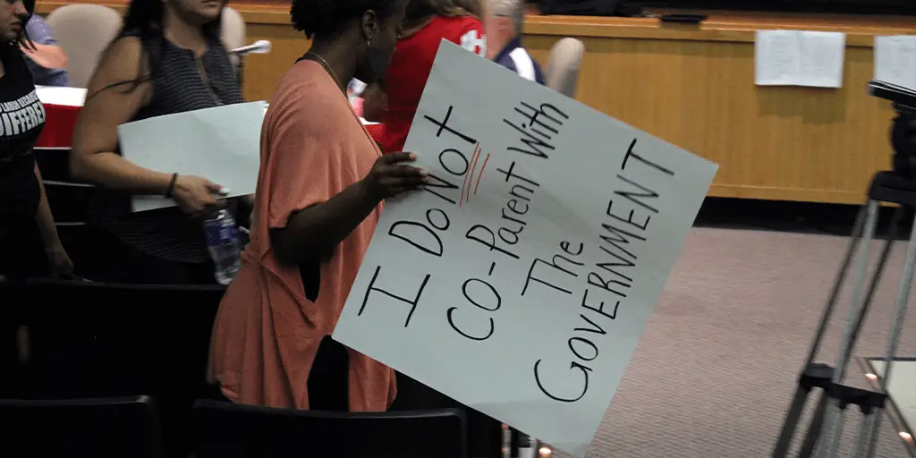 protest sign hamburg school board