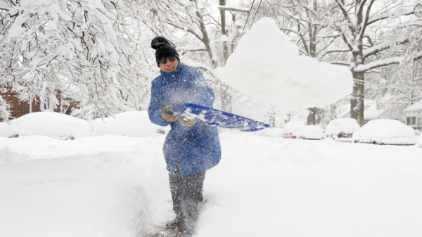 Here are some expert tips on snow shoveling safety that are important to follow to avoid serious injuries and health complications.